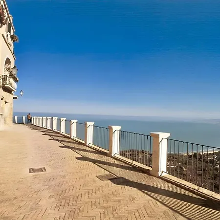 Civico 8 Apartment *